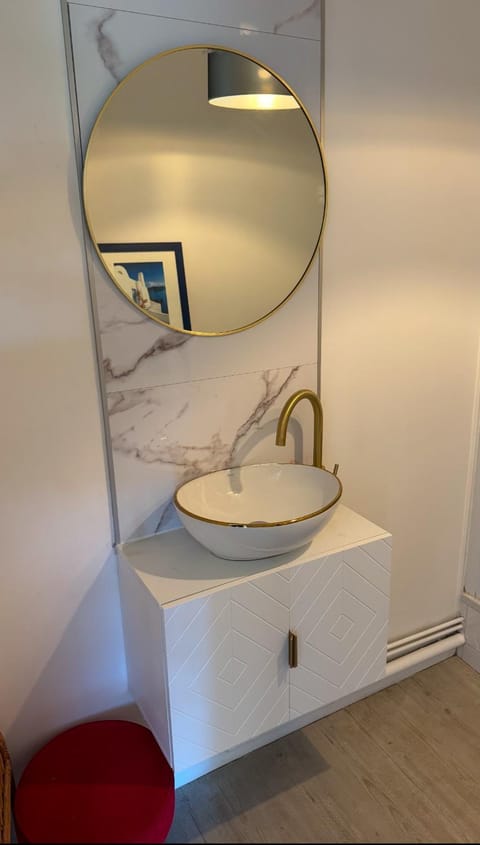 Beau Front de mer cosy accès direct plage St aubin sur mer Apartment in Bernières-sur-Mer