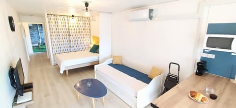 Living room, Bedroom