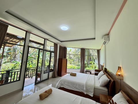 Bed, Natural landscape, Balcony/Terrace