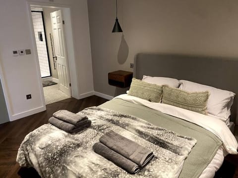 The Retreat, luxury studio apartment in Bath with parking Vacation rental in Bath