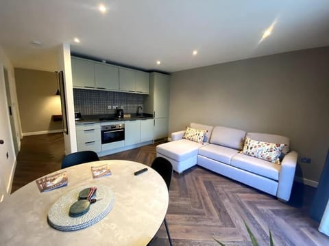 The Retreat, luxury studio apartment in Bath with parking Vacation rental in Bath