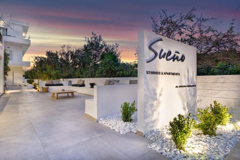 Facade/entrance, Property logo or sign