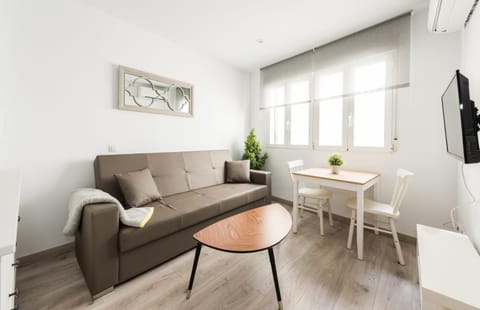 Living room, Lounge or bar, Seating area, Dining area