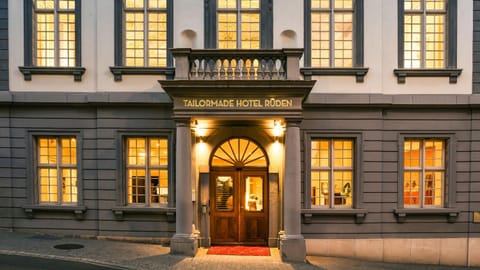 Property building, Facade/entrance