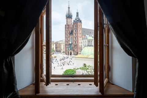 City view, Location
