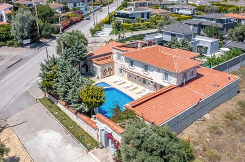Bird's eye view, Pool view