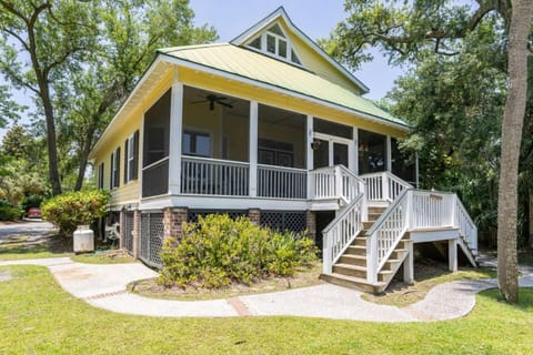 Lloyd's Lodge at Davis Love Dr House in Fripp Island