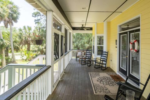 Lloyd's Lodge at Davis Love Dr House in Fripp Island