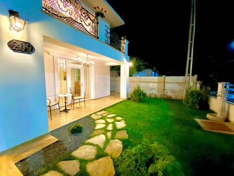 Patio, Facade/entrance, Garden