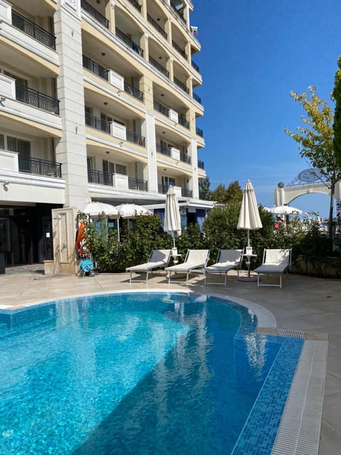 Property building, Swimming pool