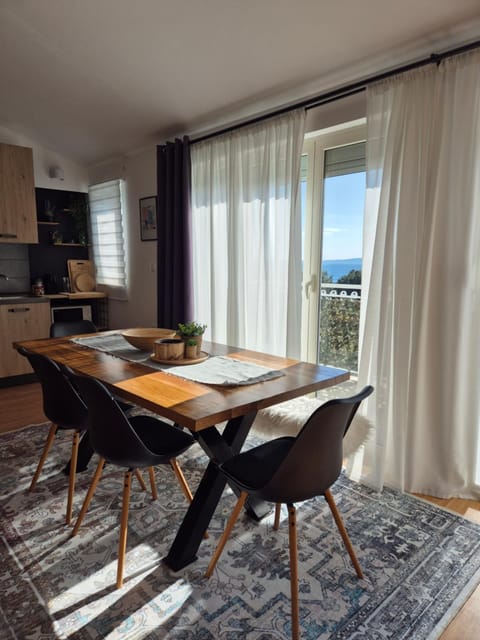 Apartment near the sea-self check-in Apartment in Podstrana