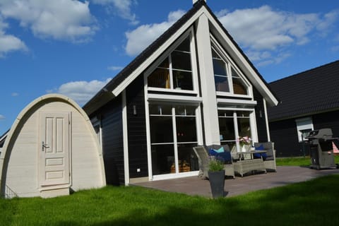 BBQ facilities, Garden, Balcony/Terrace