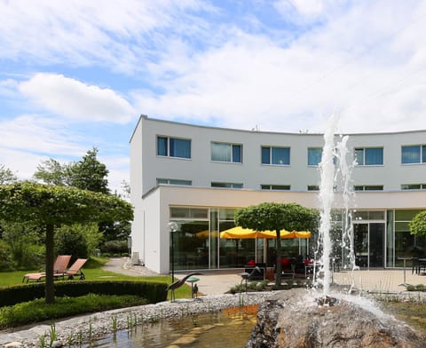 Property building, Facade/entrance, Day