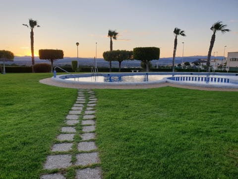 Garden, Swimming pool, Swimming pool
