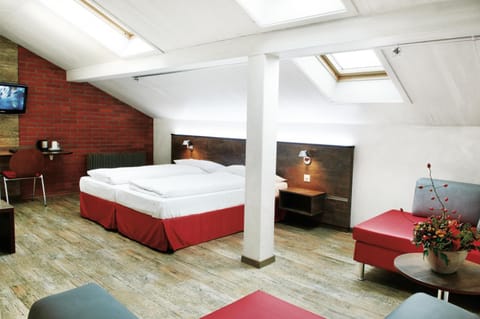 TV and multimedia, Coffee/tea facilities, Photo of the whole room