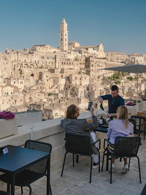 Restaurant/places to eat, View (from property/room), Balcony/Terrace, City view