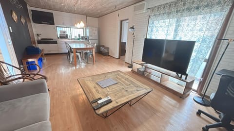 TV and multimedia, Kitchen or kitchenette, Living room, Dining area