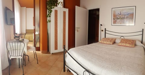 Bed, Photo of the whole room, Photo of the whole room, Bedroom