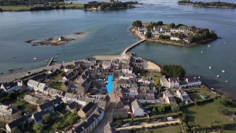 Pierre et mer au cœur de Saint Cado House in Brittany