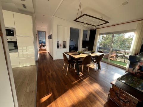 Living room, Photo of the whole room, Seating area