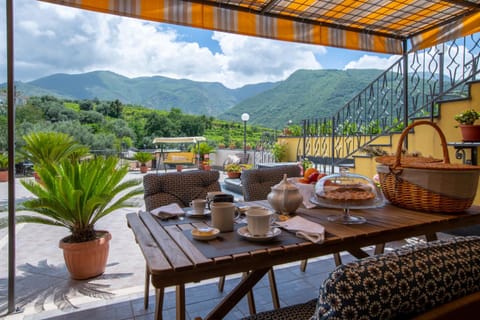Balcony/Terrace, Food and drinks, Food, Mountain view, Breakfast, Continental breakfast, Buffet breakfast