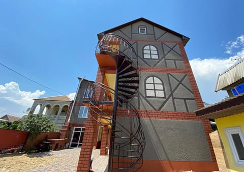 Facade/entrance
