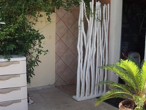 Villa Équipée avec Jardin à 50m de la Plage et Commerces - FR-1-100-238 Villa in Cavalaire-sur-Mer