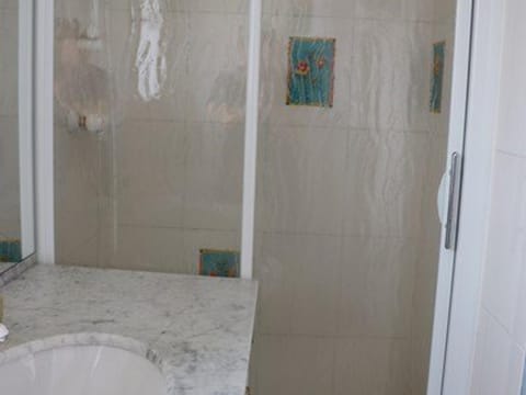 Villa Équipée avec Jardin à 50m de la Plage et Commerces - FR-1-100-238 Villa in Cavalaire-sur-Mer