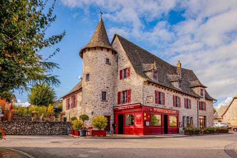 Property building, Restaurant/places to eat