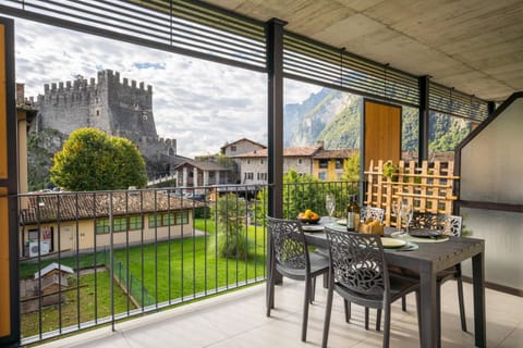 Natural landscape, Garden, View (from property/room), Balcony/Terrace, Dining area, Garden view