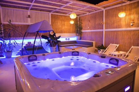 Patio, Hot Tub