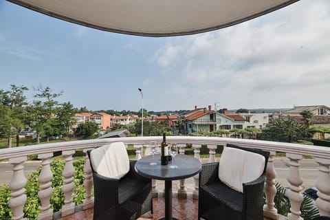 View (from property/room), Balcony/Terrace