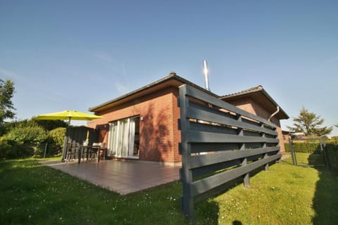 Property building, Garden, Balcony/Terrace