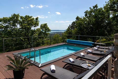 Natural landscape, Balcony/Terrace, Swimming pool, Swimming pool
