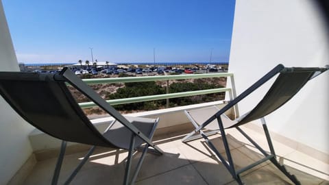 Restaurant/places to eat, Balcony/Terrace, Beach, Sea view