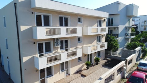 Property building, Balcony/Terrace, City view