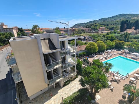 Property building, Swimming pool