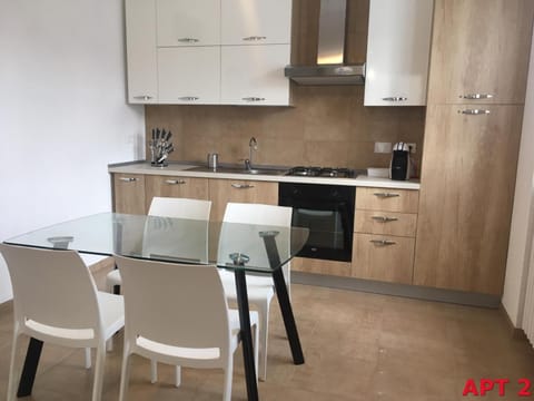 Kitchen or kitchenette, Dining area, Communal kitchen