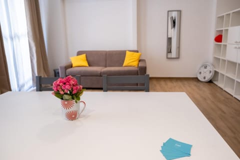 Living room, Seating area, Dining area