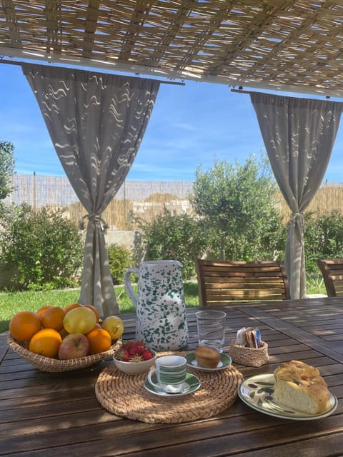 Garden, Breakfast