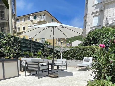 Property building, Patio, Spring, Day, Garden, Garden, View (from property/room), Balcony/Terrace, Balcony/Terrace, Dining area, Garden view