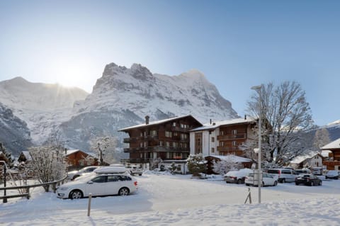 Property building, Nearby landmark, Facade/entrance, Day, Natural landscape, Winter, Mountain view, Parking