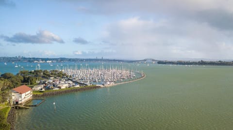 Nearby landmark, Beach, On site, City view, Landmark view, Sea view