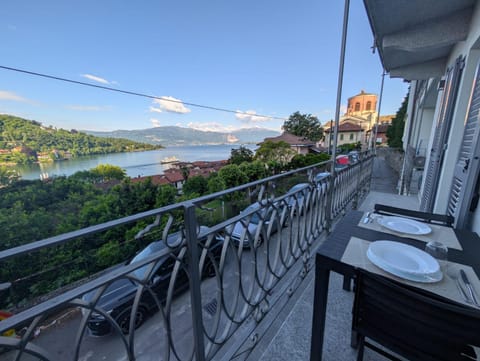 appartamenti i fiori del lago Apartment in Canton of Ticino