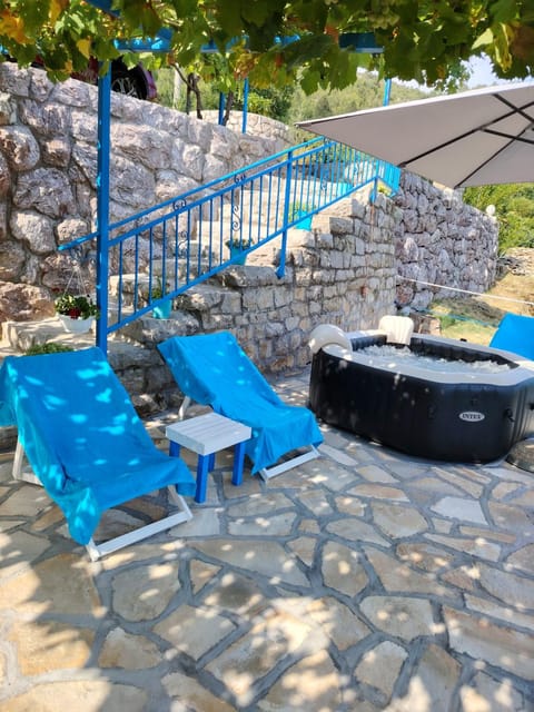 Etno house HAPPY VILLAGE House in Montenegro