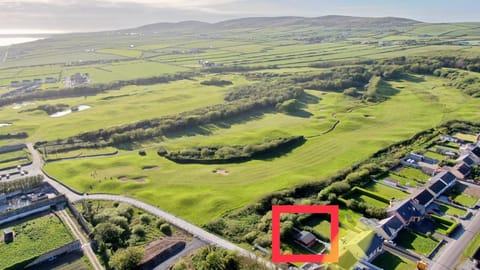 Wild Atlantic Way Cabin Cabin in County Kerry