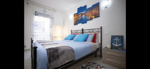 Bed, Decorative detail, Decorative detail, Bedroom