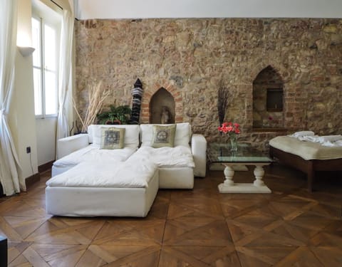 Bed, Living room, Seating area, Bedroom
