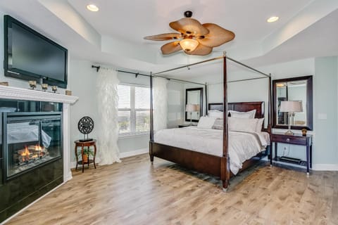 Latitude Adjustment 300 VDL House in Pensacola Beach