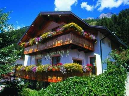 B&B Cecilia Bed and Breakfast in Canton of Grisons